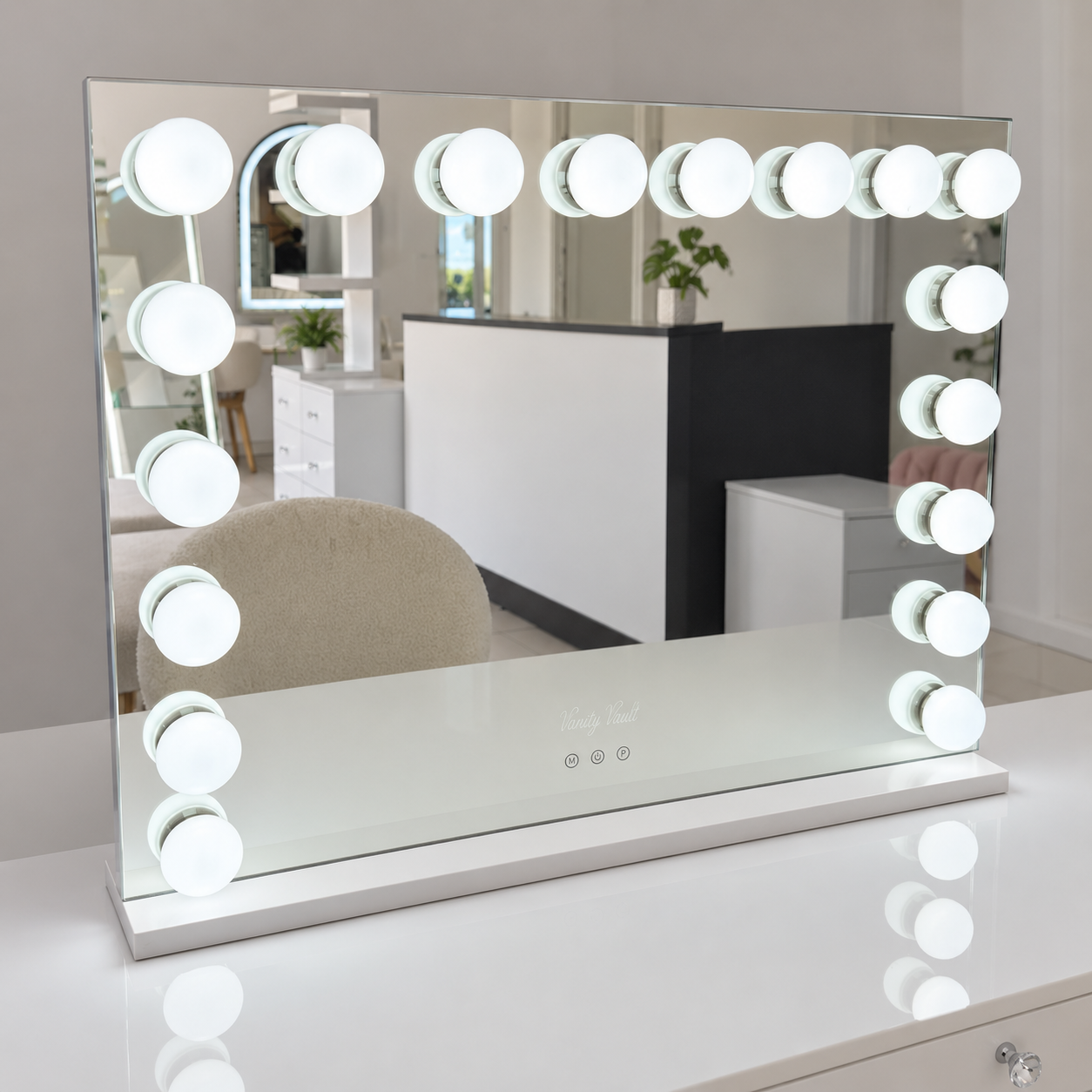 Hollywood mirrors in Australia: size, lighting and buying guide 2026