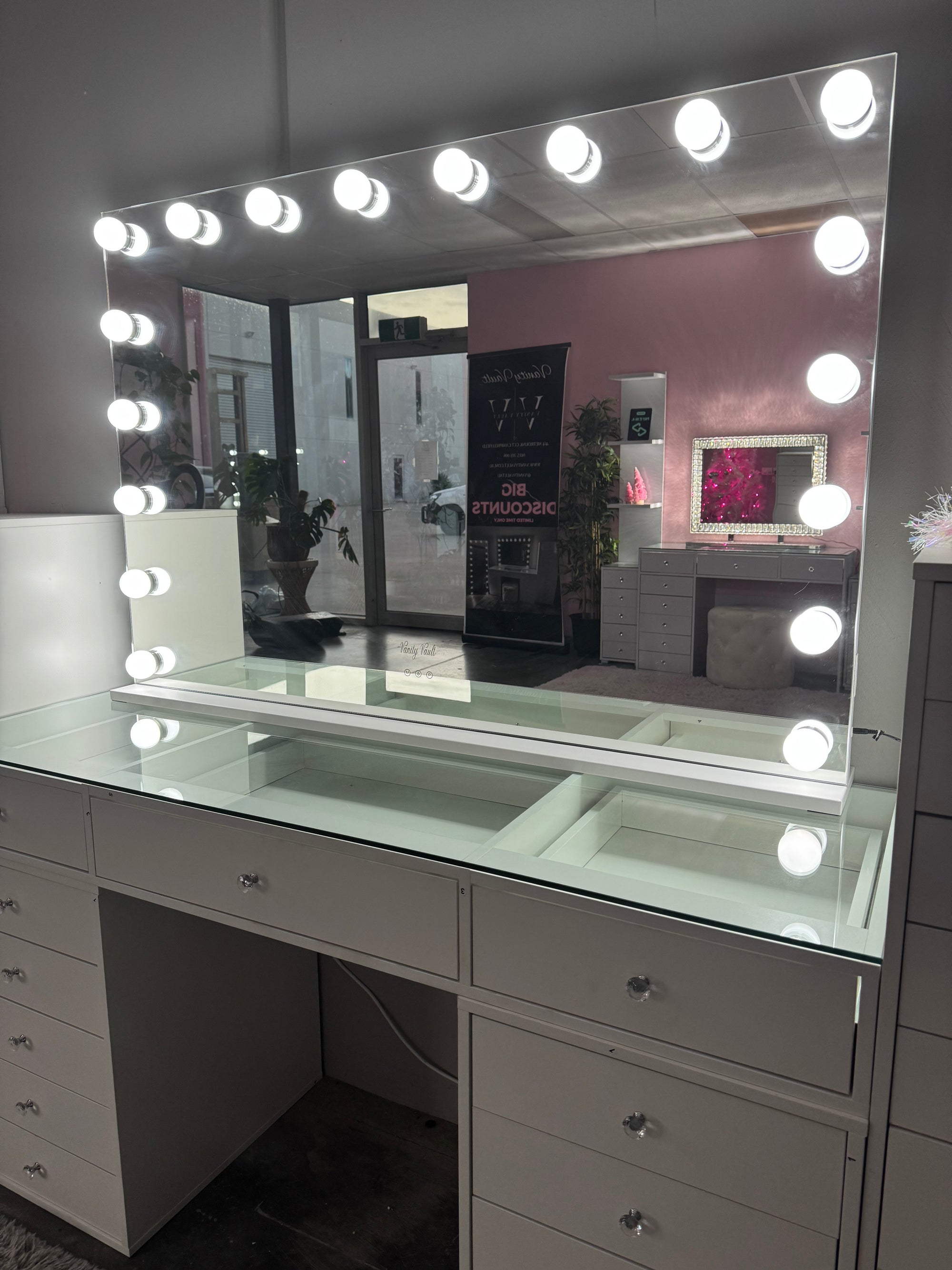135cm makeup vanity mirror with Hollywood-style LED bulbs, adjustable brightness, USB charging ports and a modern statement design for luxury interiors.