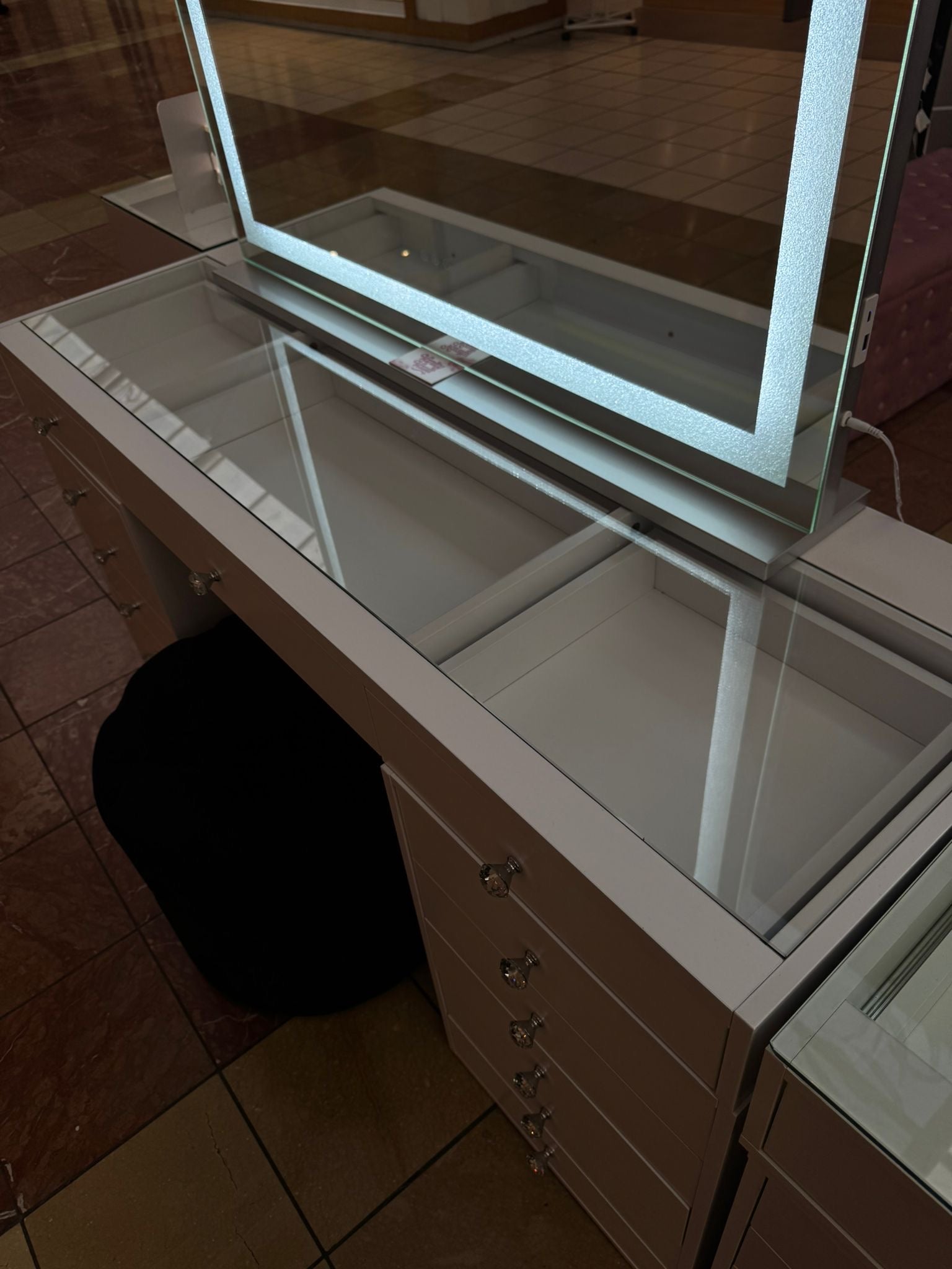 150cm makeup vanity table with dual drawer towers, centre drawer, crystal-style knobs and a premium high-gloss finish for organising makeup, skincare and beauty essentials.