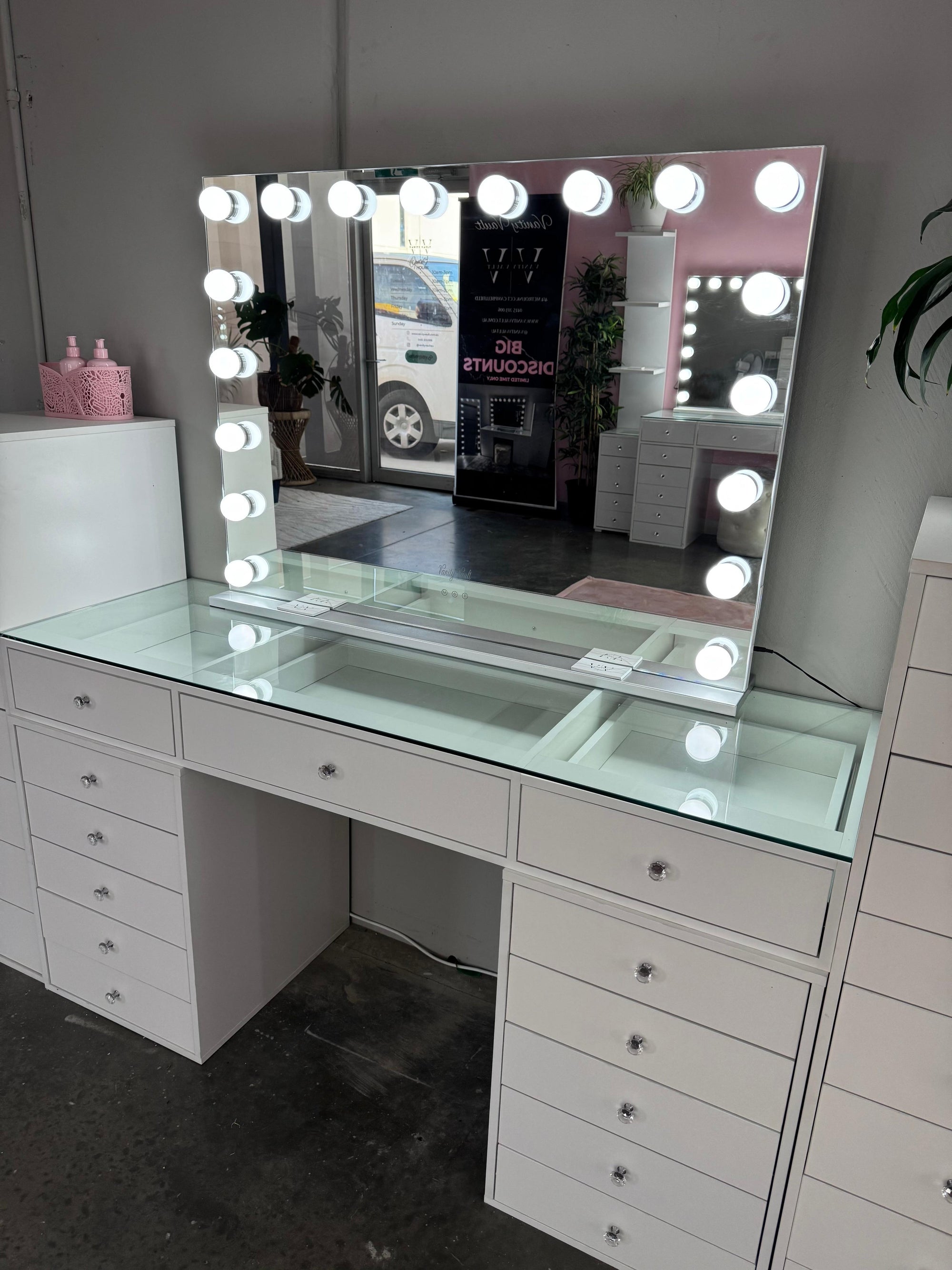 The Luna Luxe Mirror
