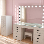 LED Hollywood mirror with professional lighting, USB charging and an oversized design, ideal for makeup application, skincare routines, filming content and beauty creators.