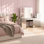 Hollywood mirror with built-in Bluetooth speakers, soft LED strip lighting, dimmable brightness and a luxury mirrored frame for makeup application and beauty routines.