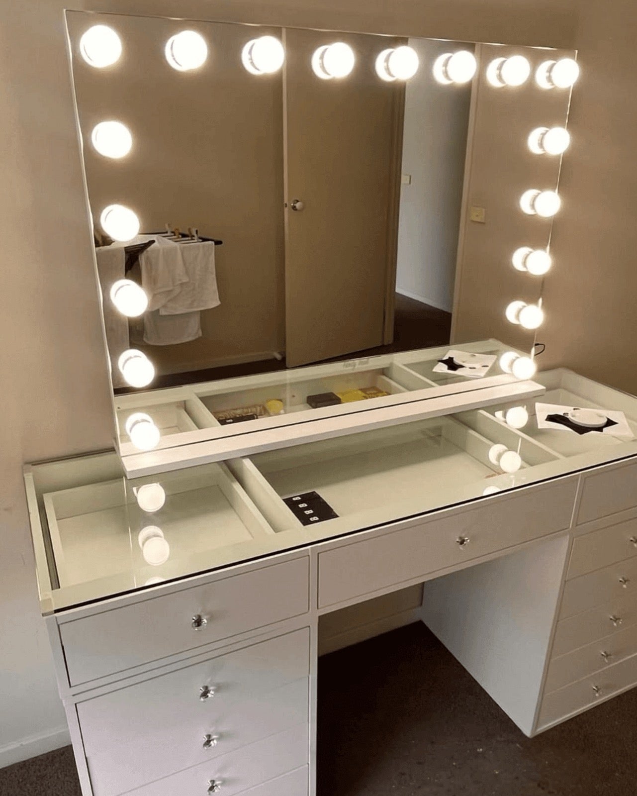 The Luna Luxe Mirror