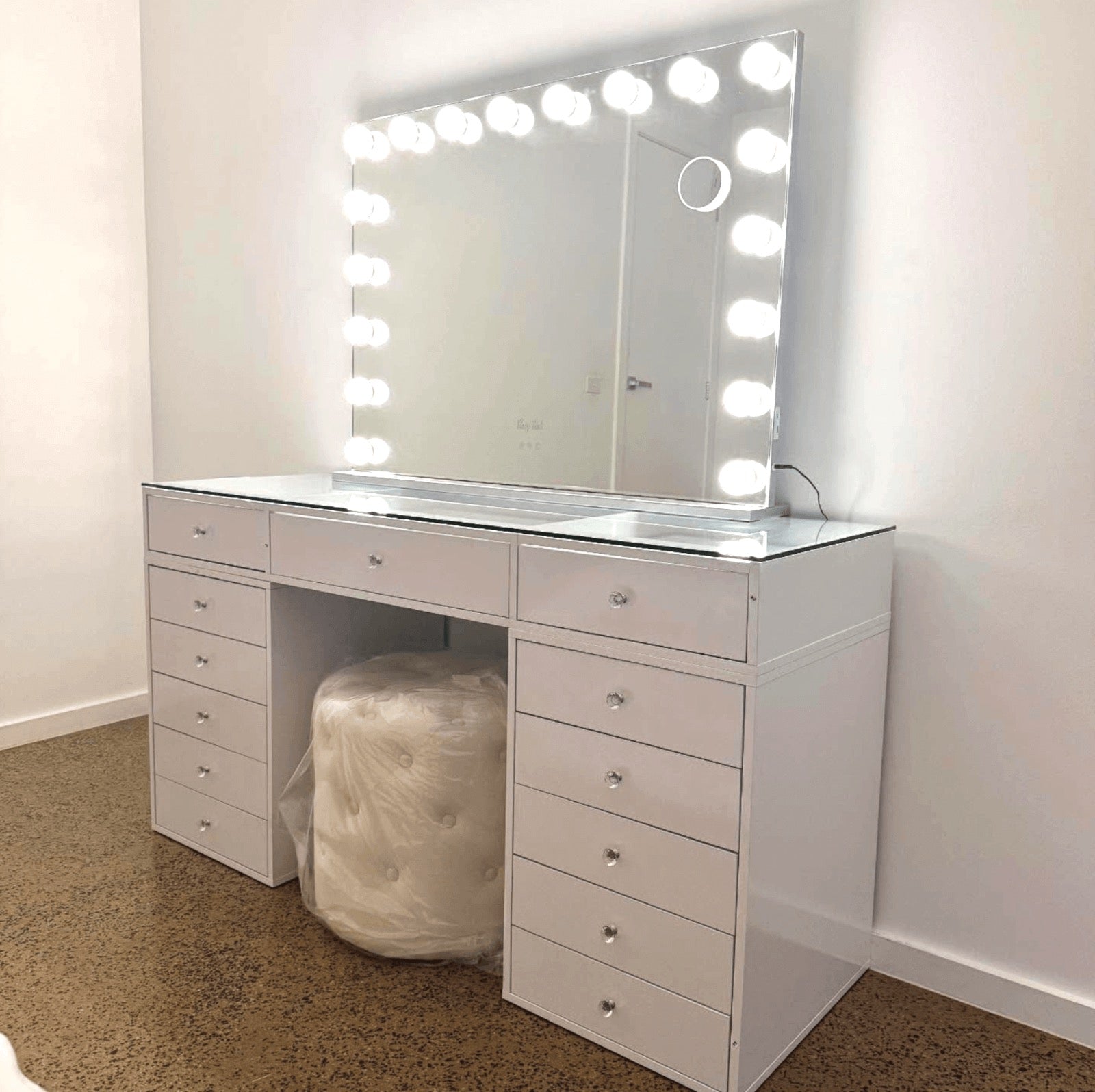 The Luna Luxe Mirror